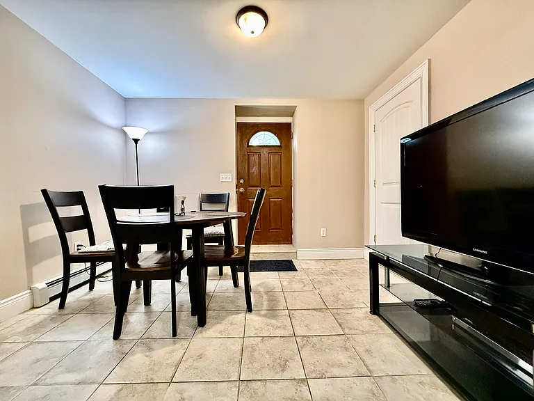11 Sydney Pl #1 — Photo 3