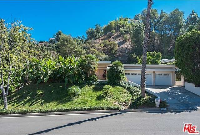 1st image of 530 Evelyn Pl