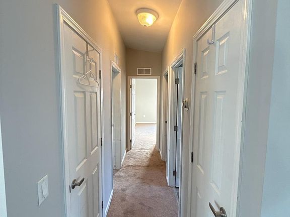 4th image of 825 Stella St #117