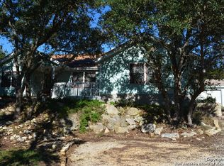 1076 Twisted Oak Ct, Canyon Lake, TX 78133