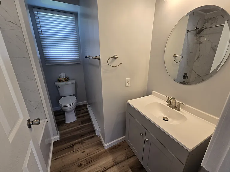 1st Floor Bath