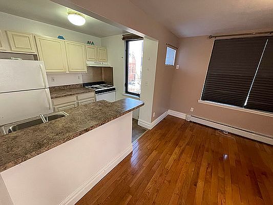 2nd image of 648 Concord Ave Floor 3