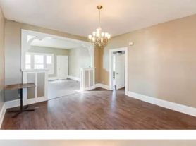 687 Aurora Ave, Saint Paul, MN