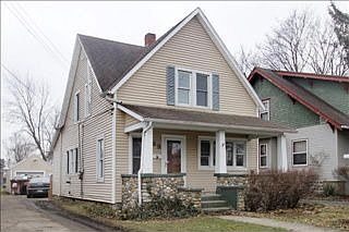 1st image of 63 Bidwell St W