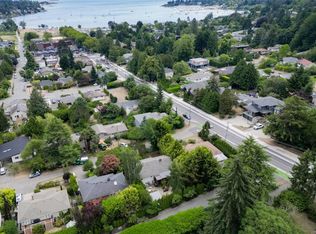 3832 Pitcombe Pl, Saanich, BC V8N4B9