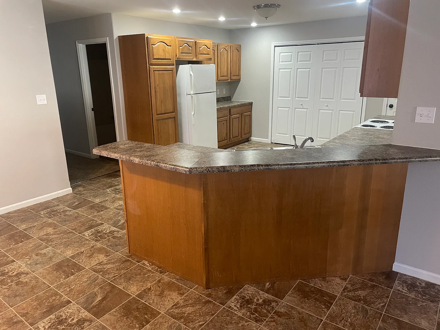 3 bed, 1440 sqft, $1,300 — Photo 3