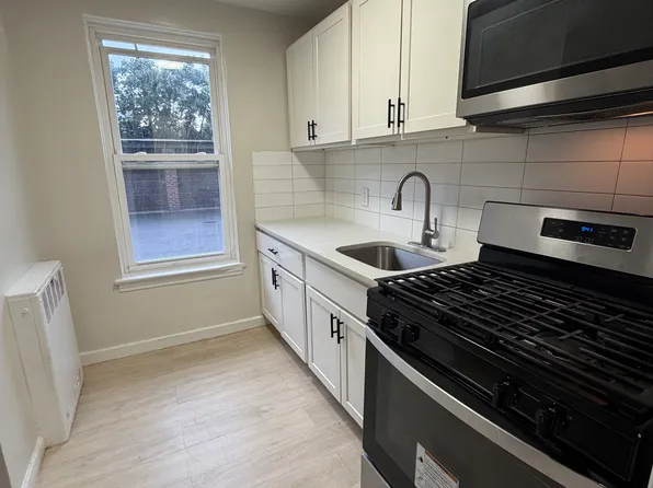 678 Park Ave #1A, East Orange, NJ 07017