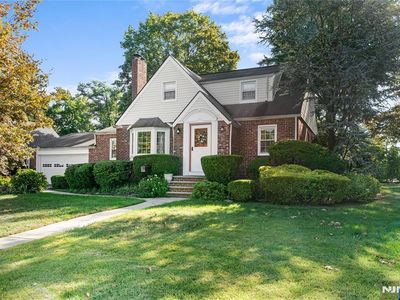 824 Summit Ave, Hackensack, NJ, 07601