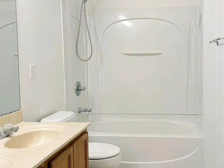 654 Kettering Rd — Photo 12