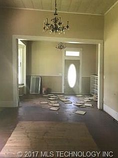 4th image of 831 Hunter Ave