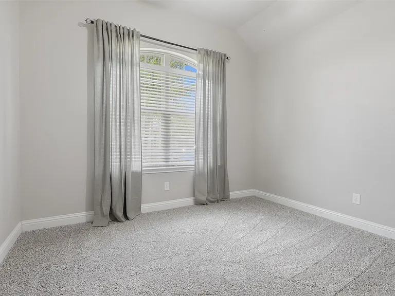 5215 Baroness Ln — Photo 21