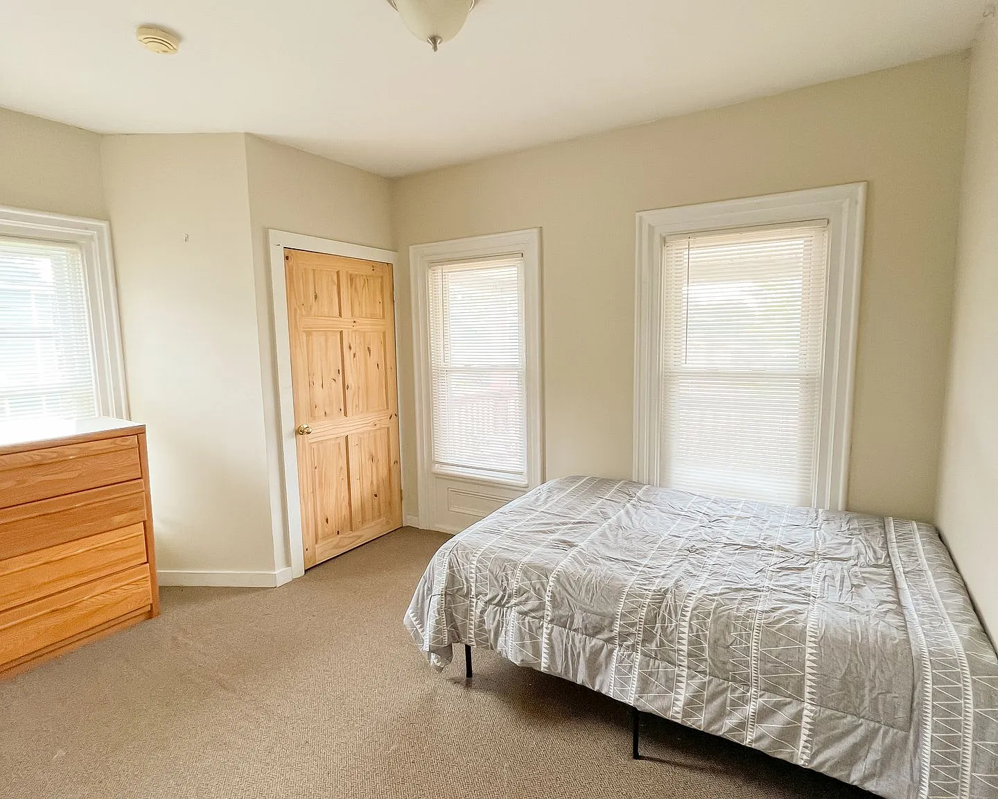 79 Groton — Photo 4