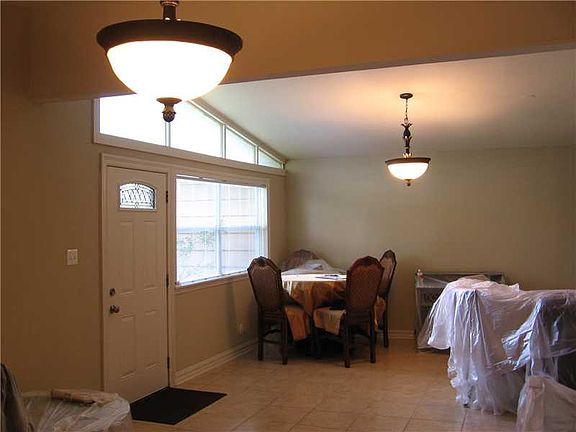 3rd image of 513 Heritage Ave