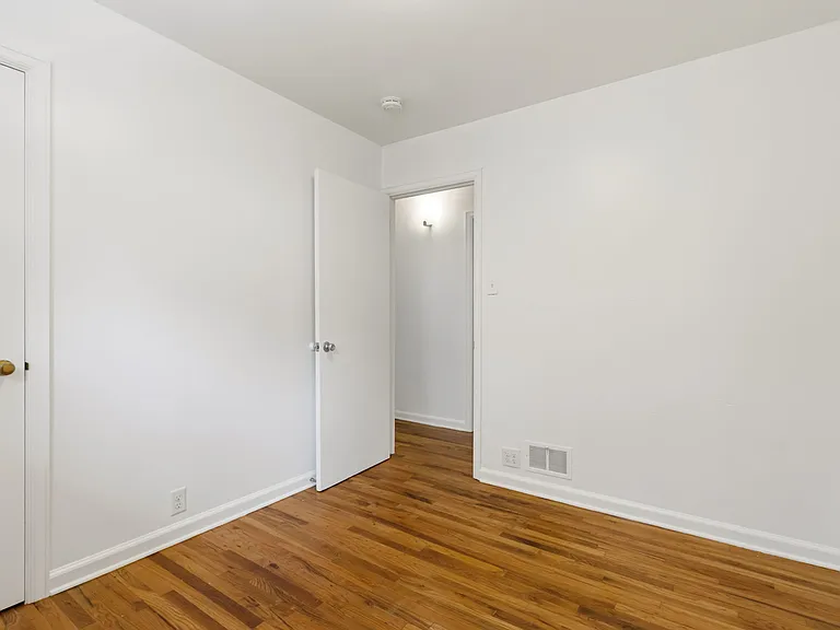 623 Colorado St — Photo 16