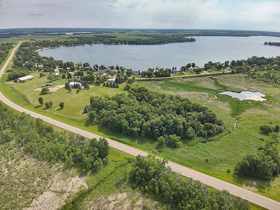 3rd image of 33846 N Pickerel Dr