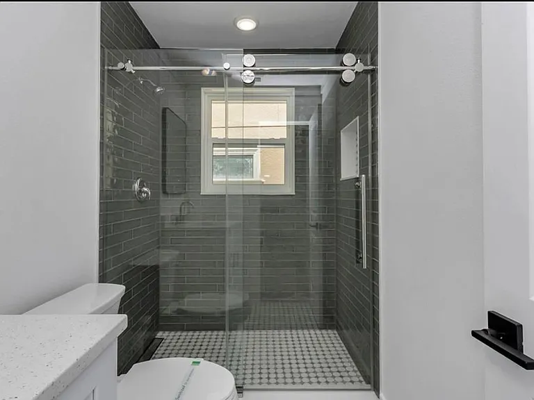 6417 Driftwood Dr — Photo 17