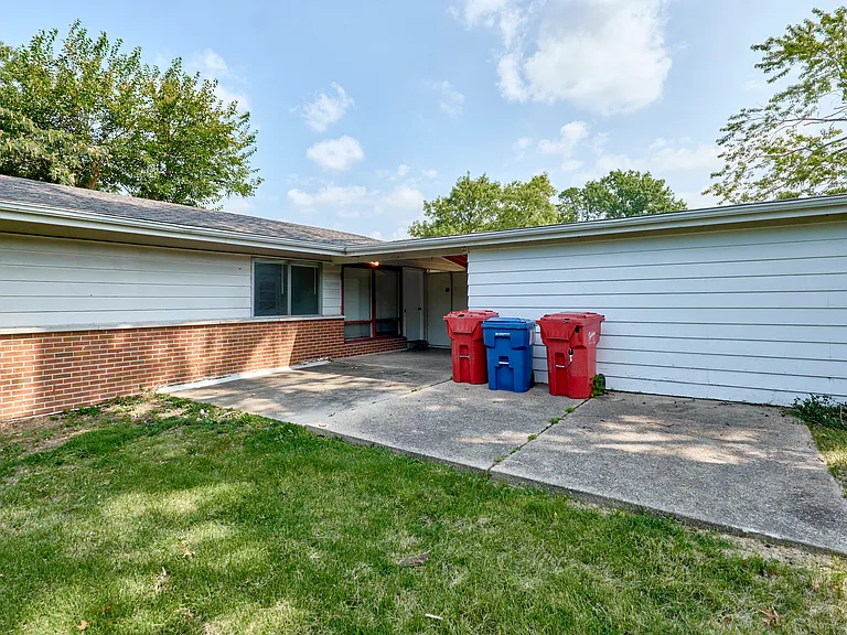 1495 Tremont Dr — Photo 37