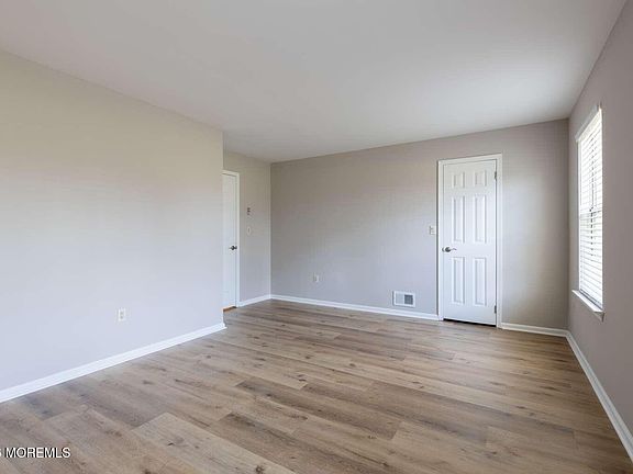 5th image of 43 Poplar Place