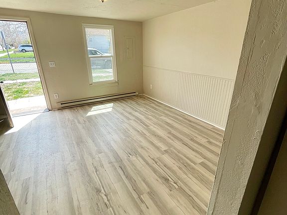 2nd image of 602 W 10th St #604