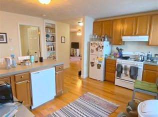 395 1/2 Columbia St #2, Cambridge, MA 02141