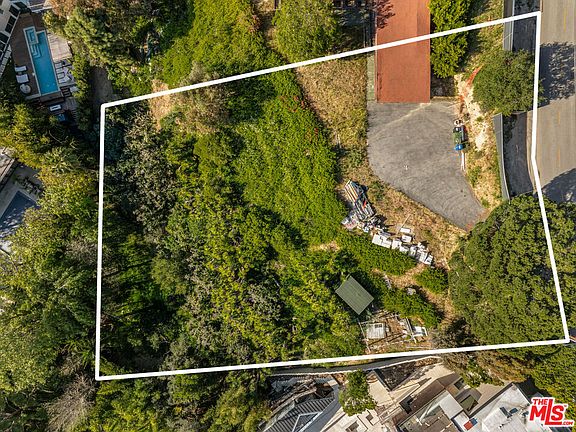 2nd image of 741 N Tigertail Rd