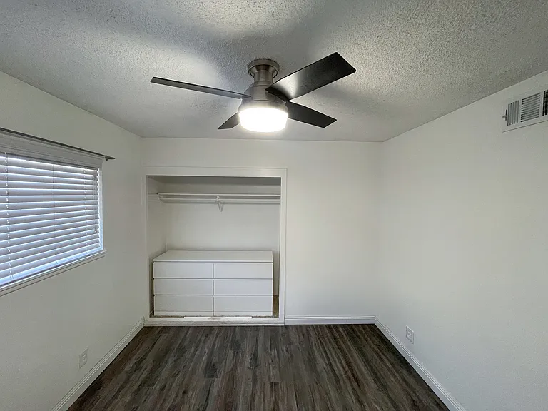 1386 N Sacramento St — Photo 5