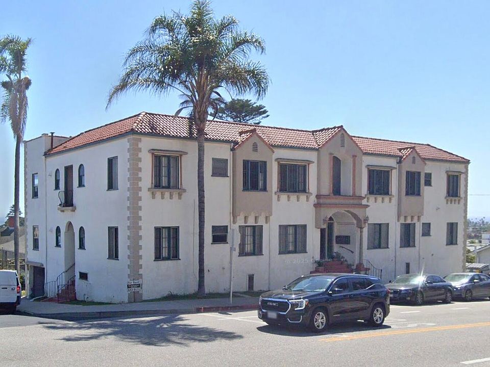 1st image of 688 Poli St