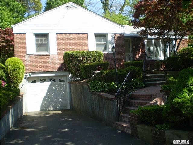 1st image of 10 Selden Dr
