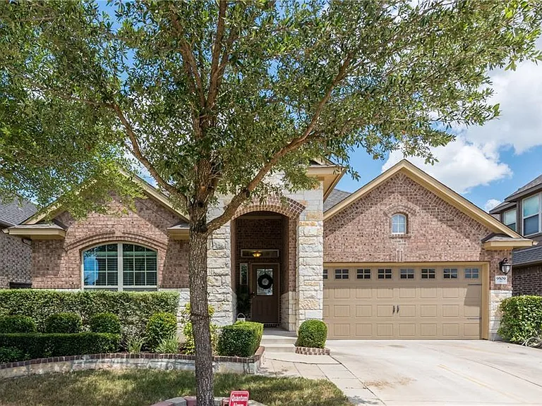 9509 Sydney Marilyn Ln — Photo 1