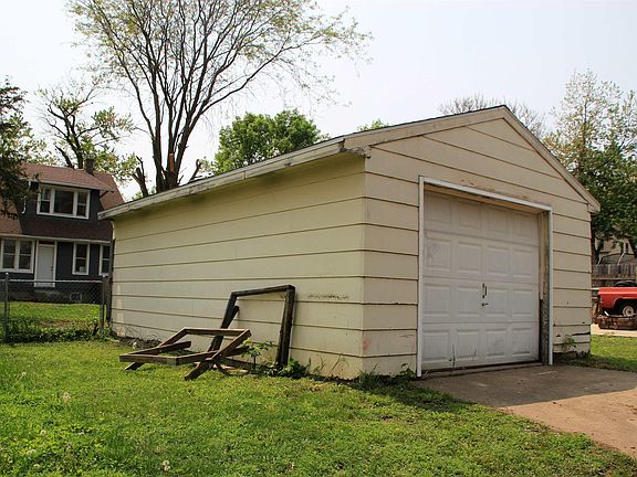 5th image of 1615 W 15th St