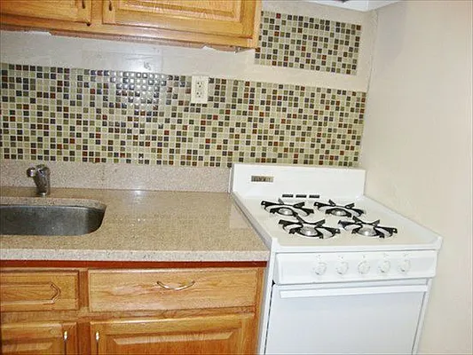 Rented by Azure Realty NY LLC | media 9