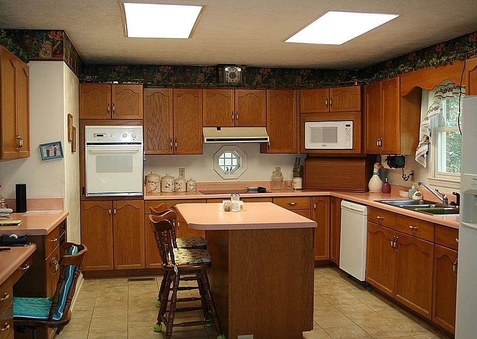 2nd image of 2234 Brandywood Dr