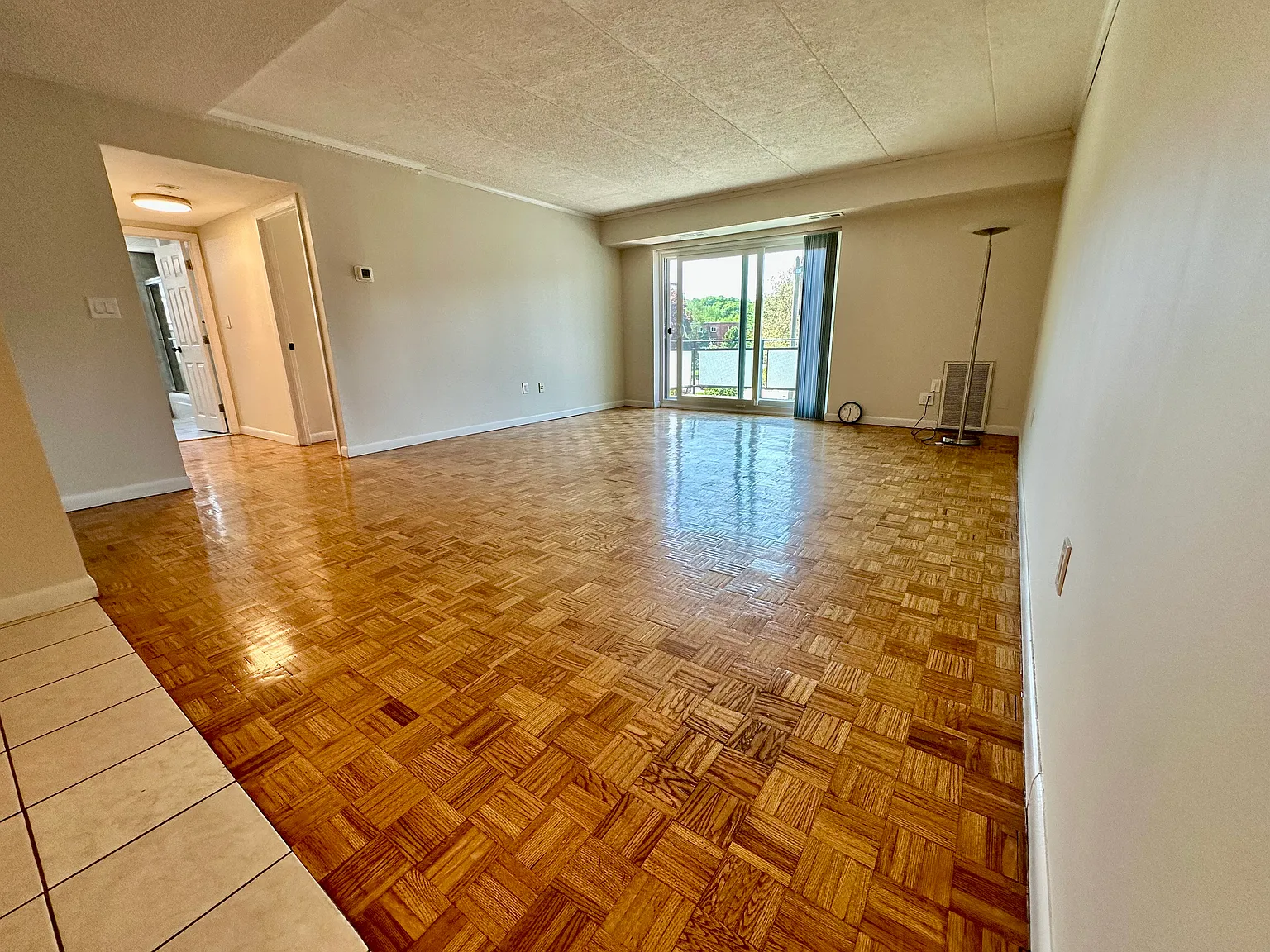 2 bed, 950 sqft, $2,850 — Photo 2
