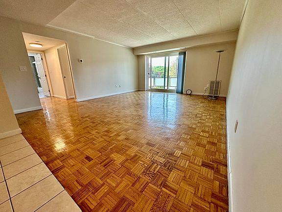 2nd image of 44 Broadlawn Park