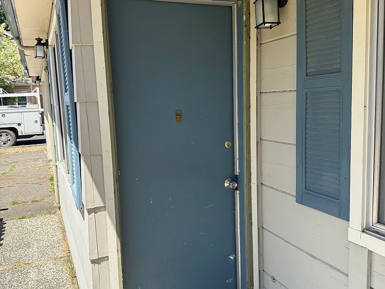 889 Jennings Ave — Photo 21