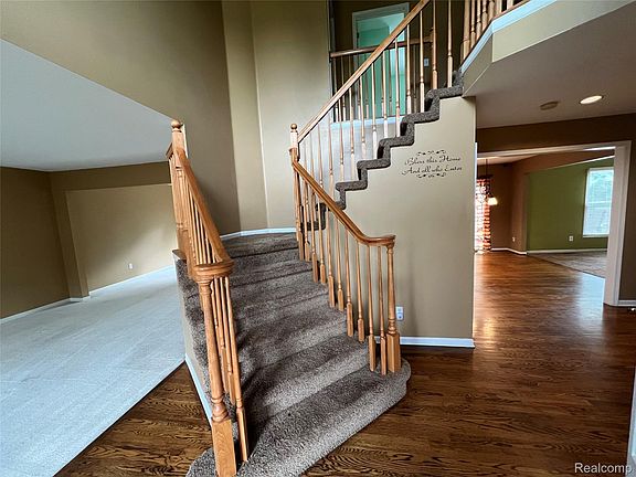 2nd image of 45475 Irvine Dr