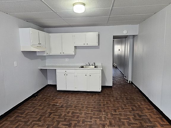5th image of 2042 Main St #3