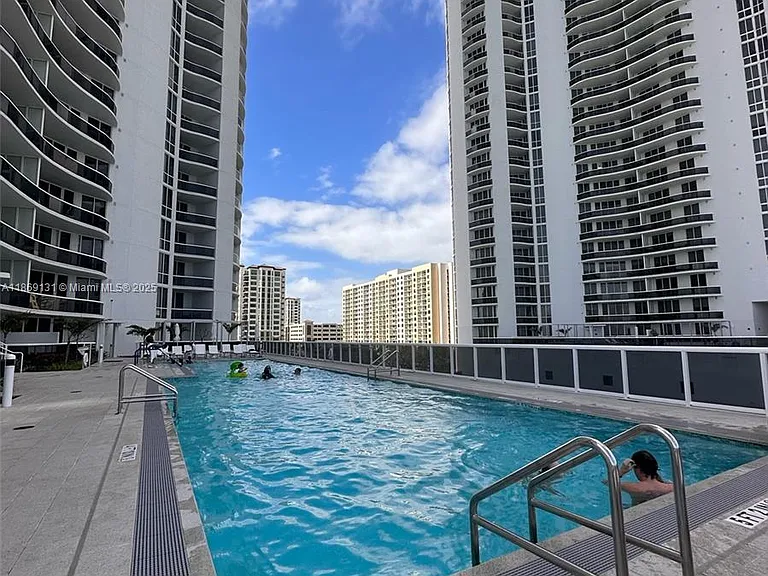 15811 Collins Ave #605 — Photo 30