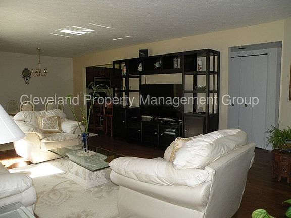 4th image of 258 Heather Ct