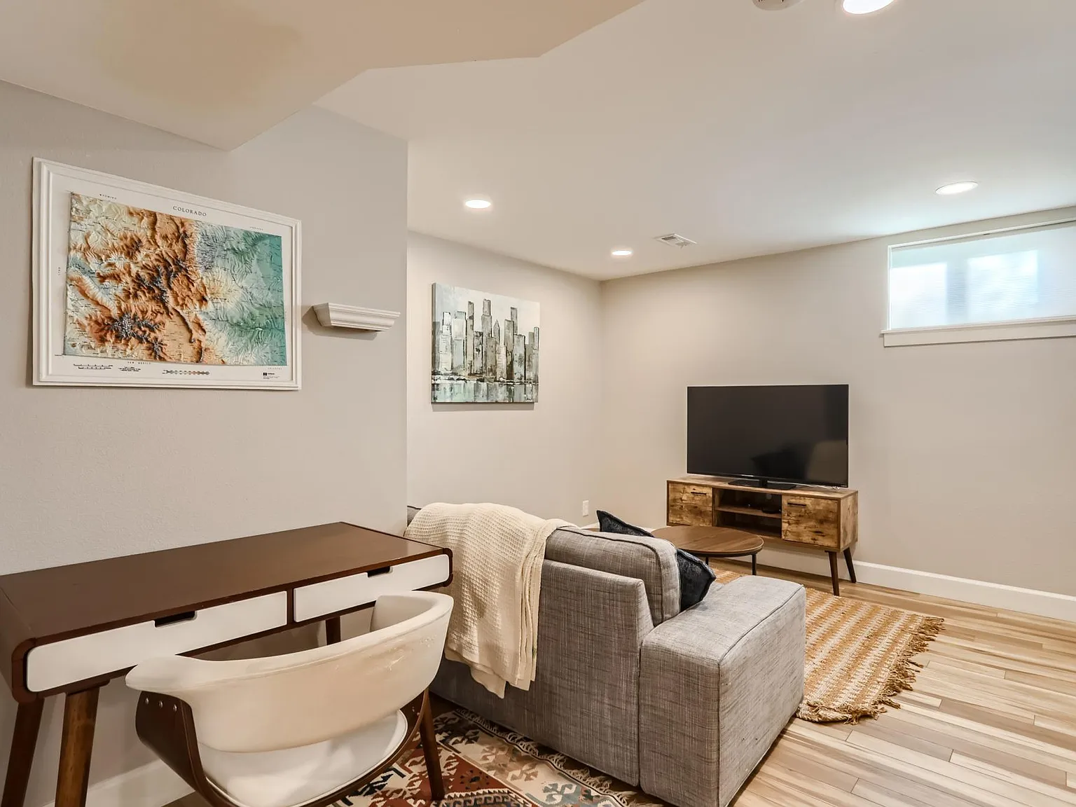 2 bed, 920 sqft, $2,200 — Photo 4