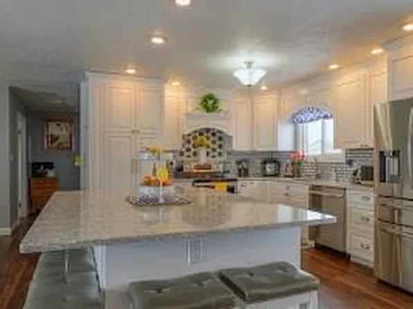 17 Circle Dr, Lovell, WY 82431