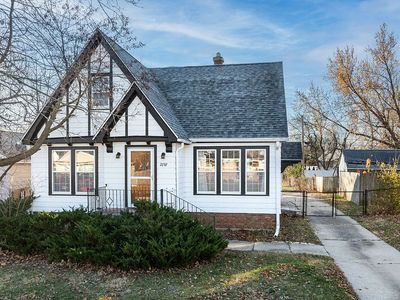 2757 Iowa Ave SE, Cedar Rapids, IA, 52403
