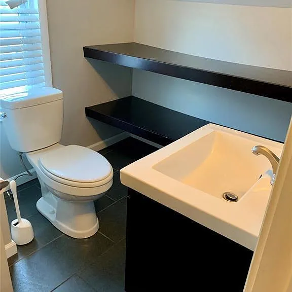 465 E Oakridge St — Photo 9