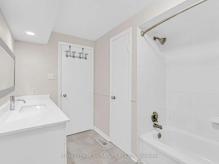 42 Baxter Cres — Photo 30