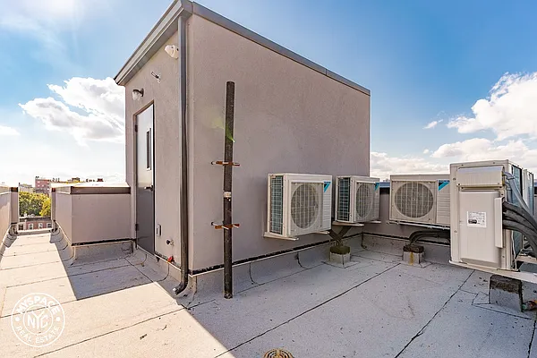 Rented by MySpaceNYC | media 28