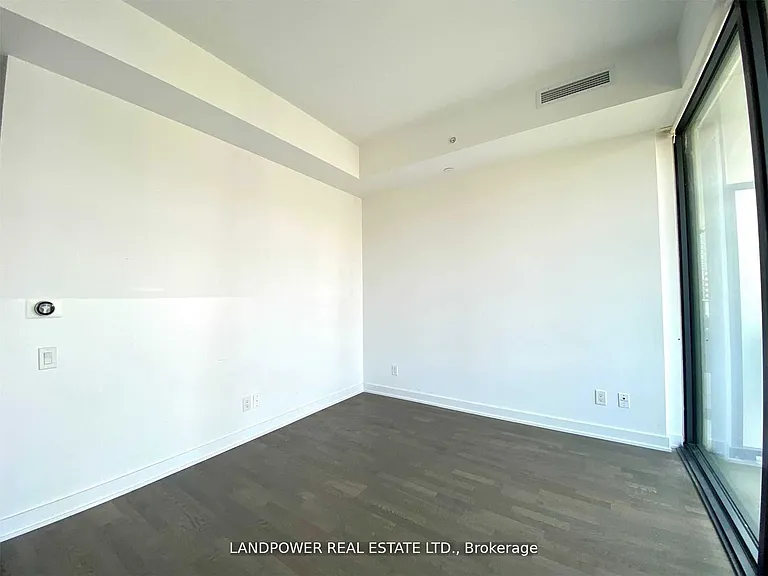 185 Roehampton Ave #804 — Photo 4