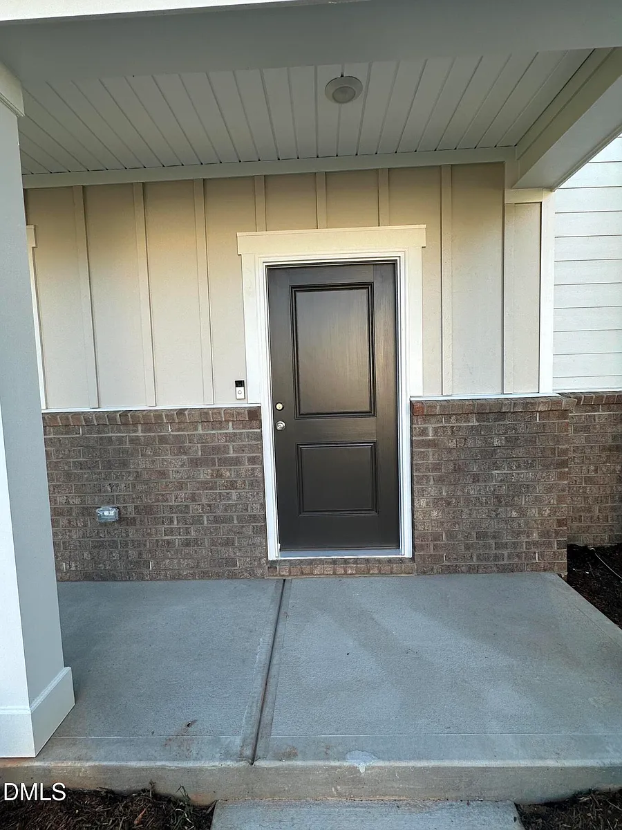 Building Photo - 293 Glenmore Gardens Rd