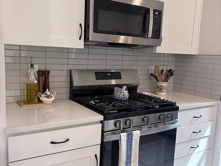 2929 N Evergreen St — Photo 8