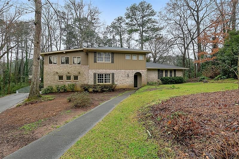 1st image of 581 Village Green Ct