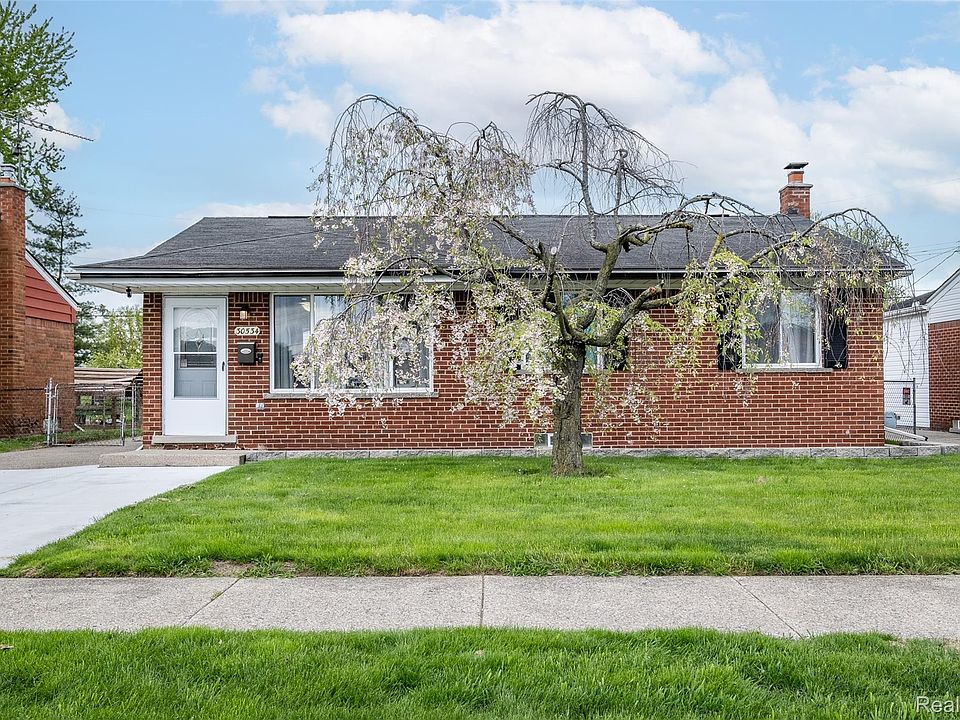 1st image of 30534 Spybrook St